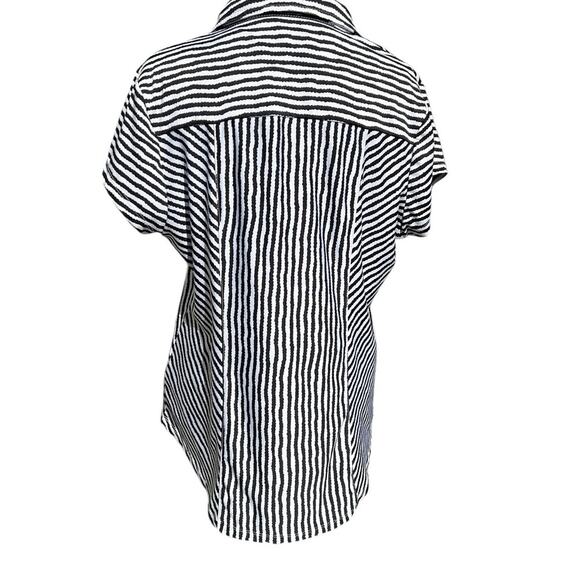 ROZ & ALI women’s size L short sleeve button-down top - Picture 5 of 10